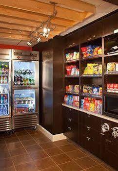 Courtyard By Marriott Burlington