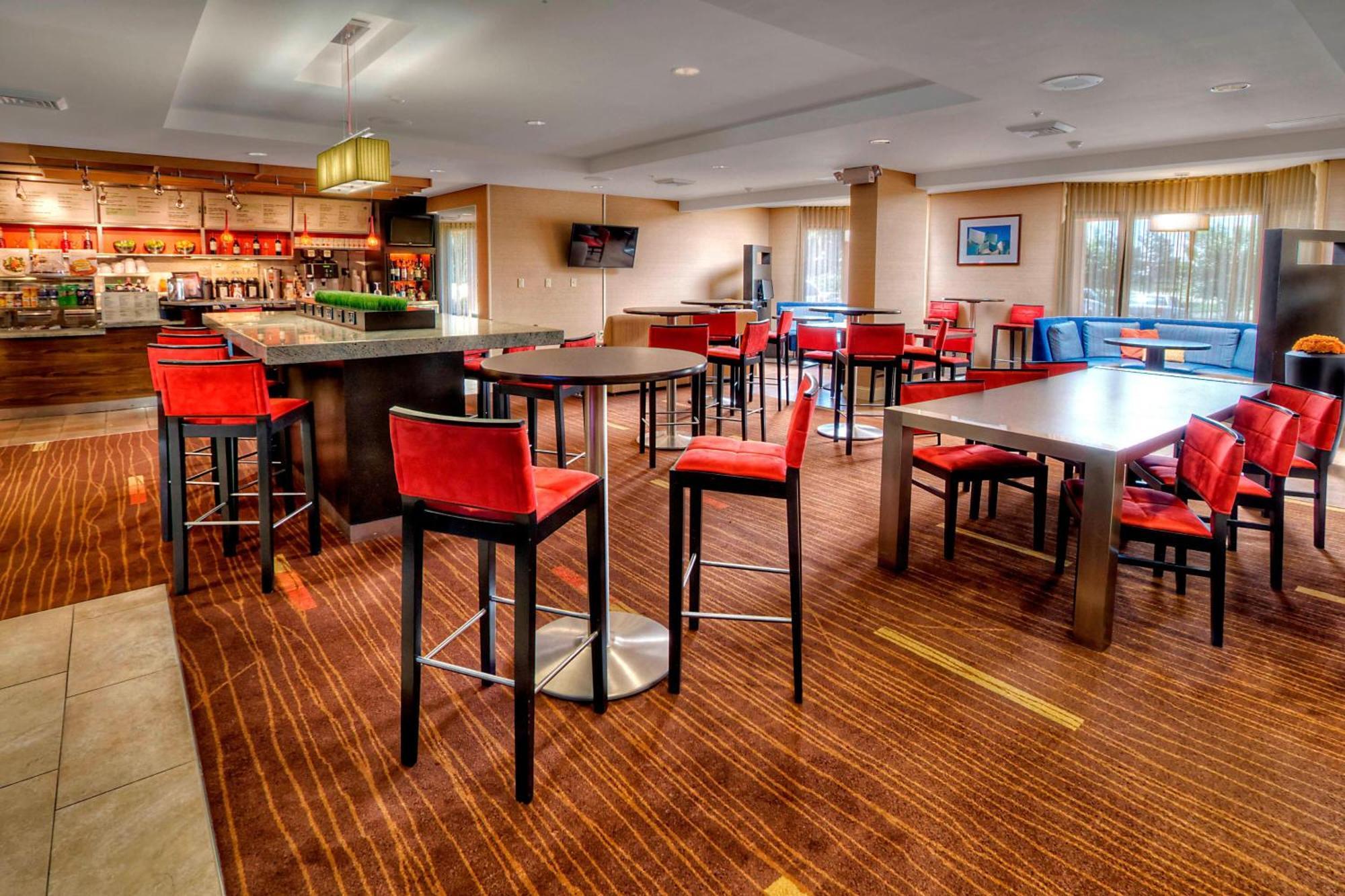 Courtyard By Marriott