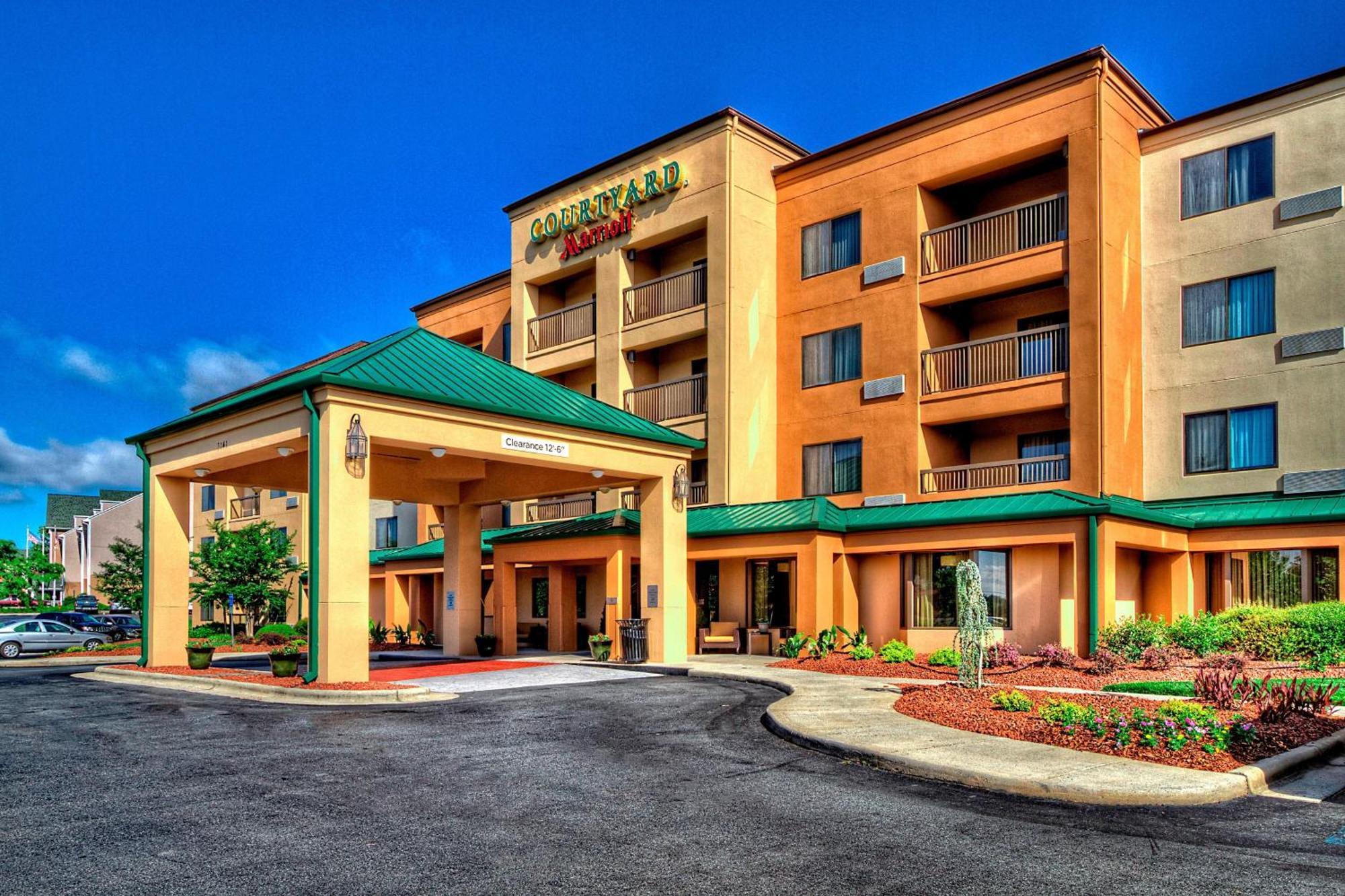 Hotel Courtyard By Marriott 3*