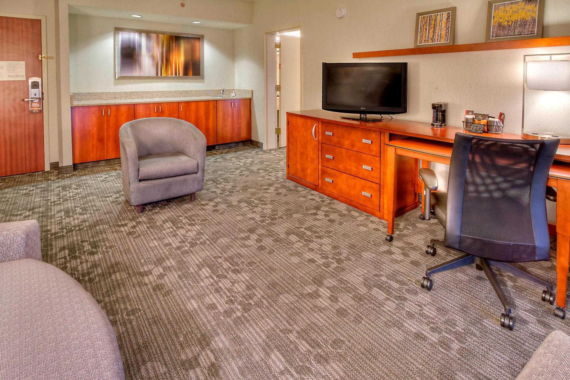 Courtyard By Marriott Hotel Burlington